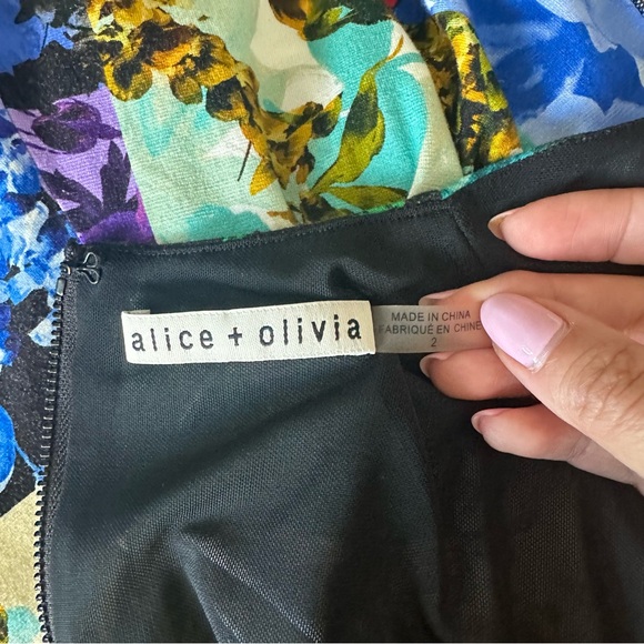 🌸SOLD🌸Alice + Olivia Delora Petals Patchwork Fitted Mini Dress - Picture 11 of 11